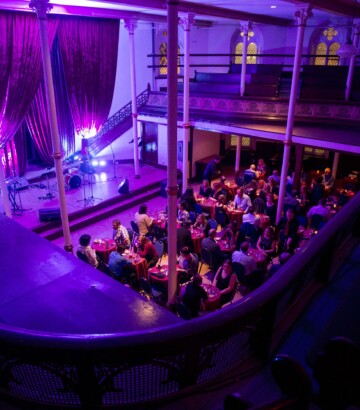 Soirée apéro-spectacle pour 2 – Le Balcon