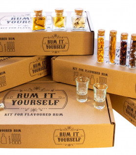 Ensemble pour créer son propre rhum