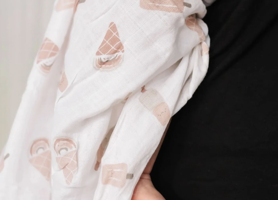 Les mousselines sont de beaux cadeaux de shower de bébé à offrir