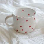 Tasse avec petits coeurs