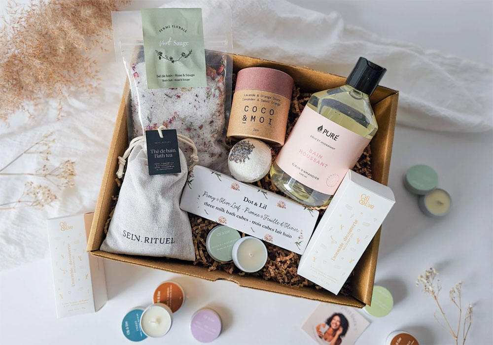 Boîte cadeaux de bien être Immersion florale pour une nouvelle maman qui attend un bébé