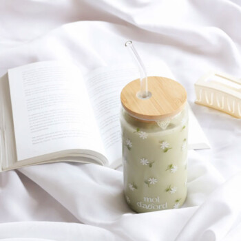 Tumbler en verre avec petites fleurs