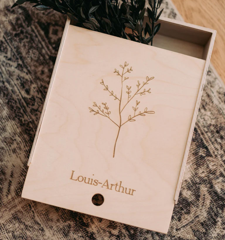 Boîte-souvenirs à offrir comme cadeau commémoratif lors d'un deuil