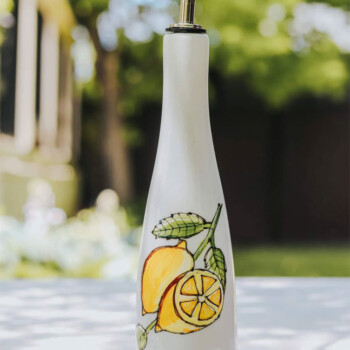 Bouteille d’huile avec citron